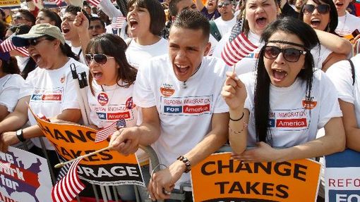 Změna potřebuje kuráž. Hispánci Obamu houfně volili, své reformy imigrace se ale nedočkali.