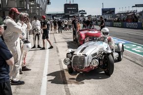 Češi na nejlepším závodě veteránů v Evropě. Škoda, Aera, Jaguar, příště poprvé Saab