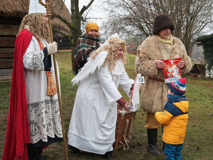 Svatomikulášská obchůzka a advent na české vesnici, Muzeum lidových staveb v Kouřimi