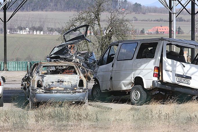 Auta co si po tragických nehodách nemá kdo vyzvednou tu bývají i několik let