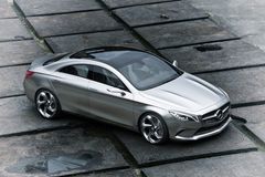 Mercedes-Benz v Praze předvedl koncept nového kupé