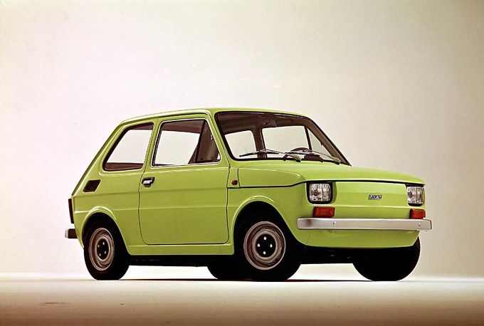 Model 126 se v domovské zemi vyráběl pouhých osm let - od roku 1972 do roku 1980. Zato v Polsku sjížděl z výrobních pásů plných 27 let, vzniklo tam 3,5 milionu těchto vozů.