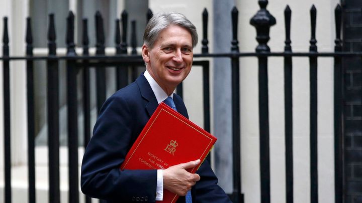 Rezignuji, hrozí britský ministr financí, pokud se Boris Johnson stane premiérem