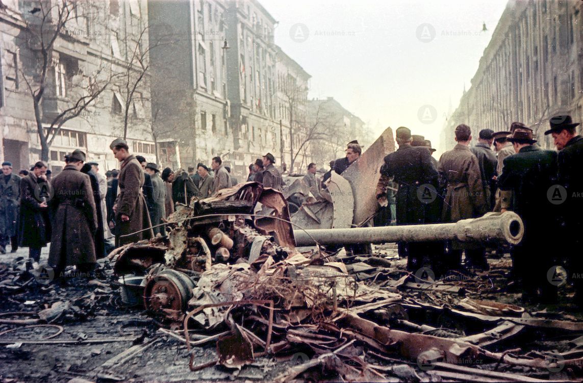 Jednorázové užití / Fotogalerie / Povstání v Maďarsku 1956 / Barva / Estost