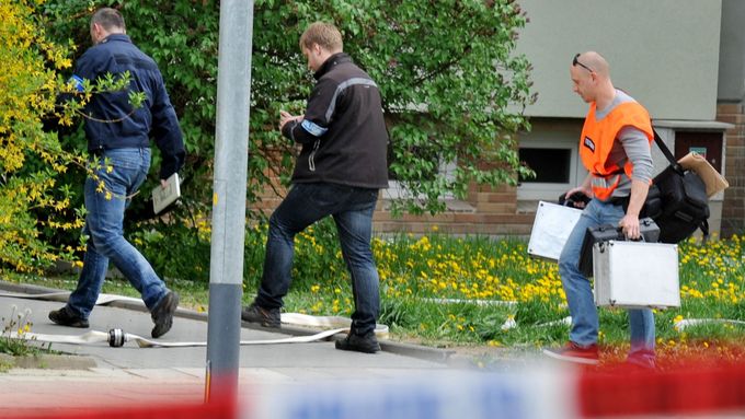Policejní razie proti extremistům v Brně. Vyšetřovatelé v bytě v Králově Poli našli výbušninu.