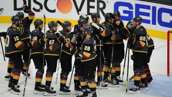 Vegas Golden Knights se radují z postupu do semifinále Stanley Cupu 2021