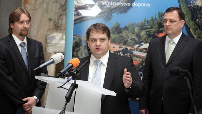 Nástupce Radka Šmerdy Pavla Dobeše čeká boj o rozpočet, Miroslav Kalousek plánuje drastické škrty.