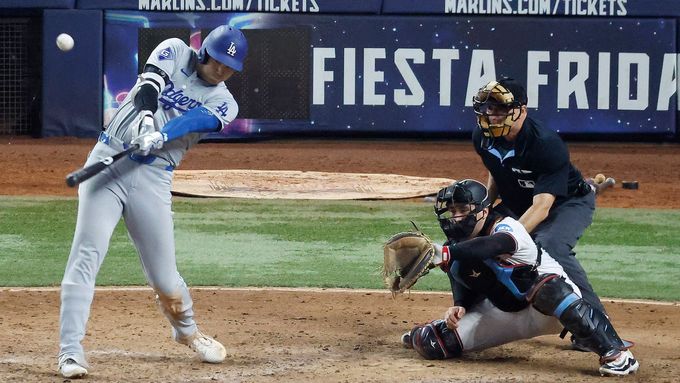 Šohei Ohtan (Los Angeles Dodgers) právě odpálil svůj padesátý homerun v sezoně MLB