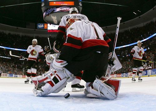 Ray Emery dostává gól