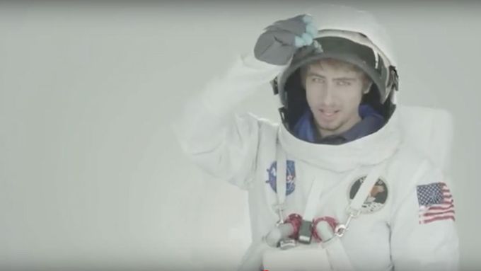 Peter Sagan hraje kosmonauta