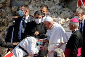 Historická cesta. Papež dorazil do Mosulu, pomodlil se za oběti války