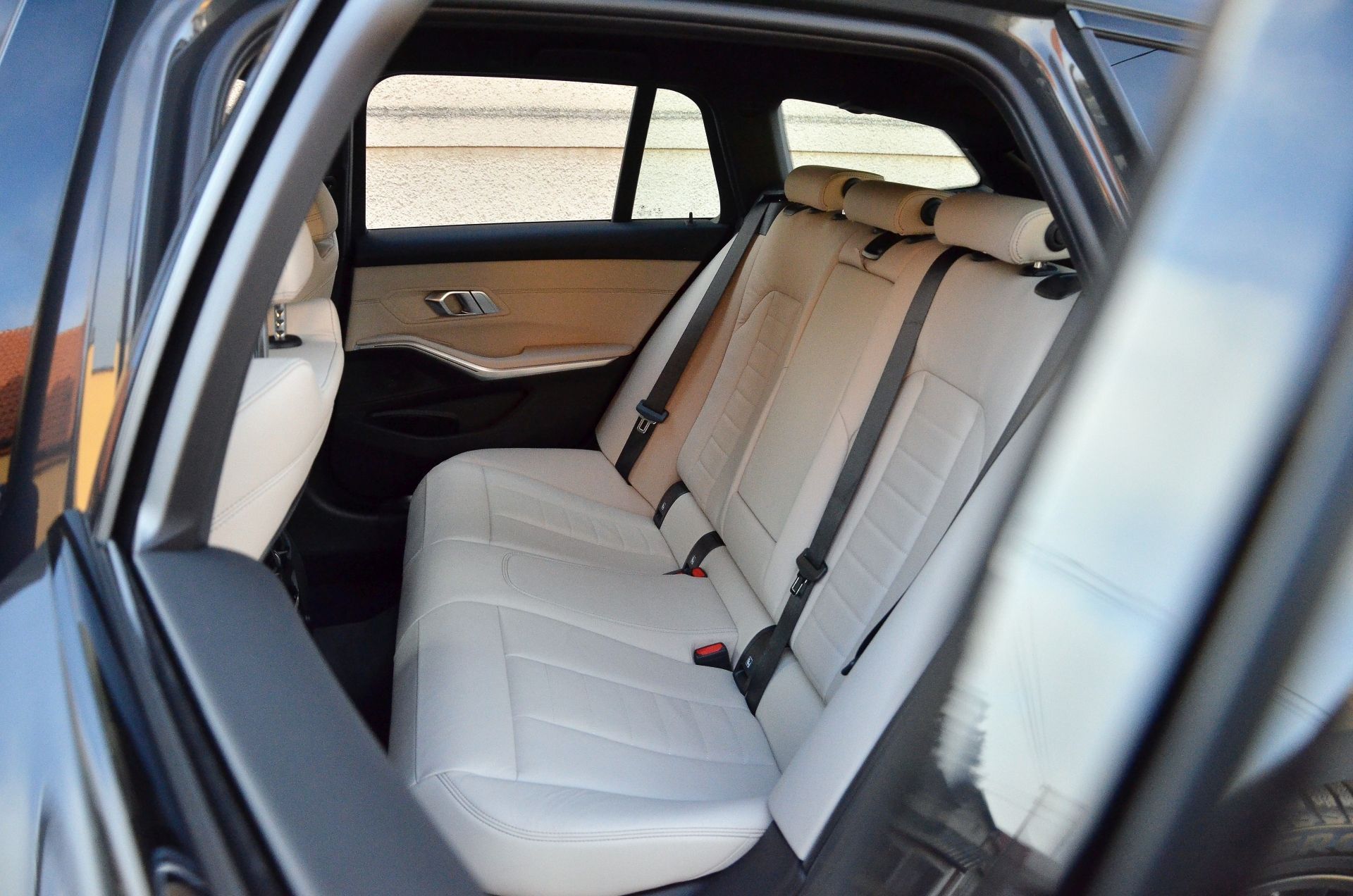 BMW 330d xDrive Touring kombi BMW řada 3 2020 2019