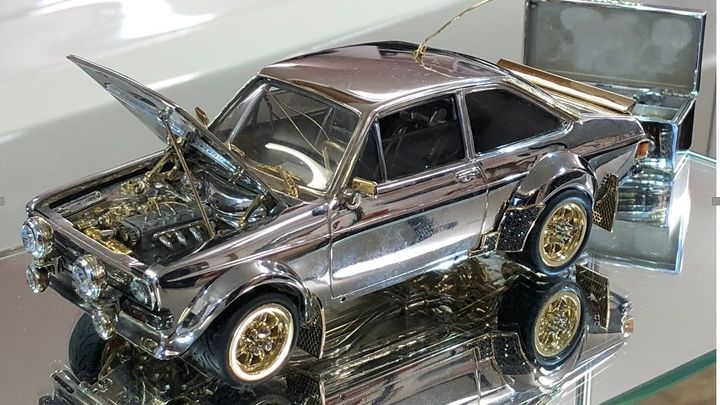 Unikátní model slavného závoďáku míří do dobročinné aukce. Je dražší než auto samotné