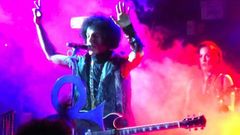 Poslechněte si záznam koncertu Prince z londýnského Electric Ballroom.