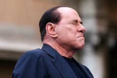 Berlusconi po operaci srdce opustil nemocnici. Bývalého premiéra čekají dva měsíce odpočinku