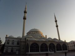 Hlavní mešita Machačkaly.