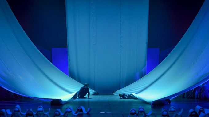 Operu Láska na dálku od Kaiji Saariaho v roce 2017 uvedlo brněnské Národní divadlo v režii Jiřího Heřmana. Foto: Marek Olbrzymek