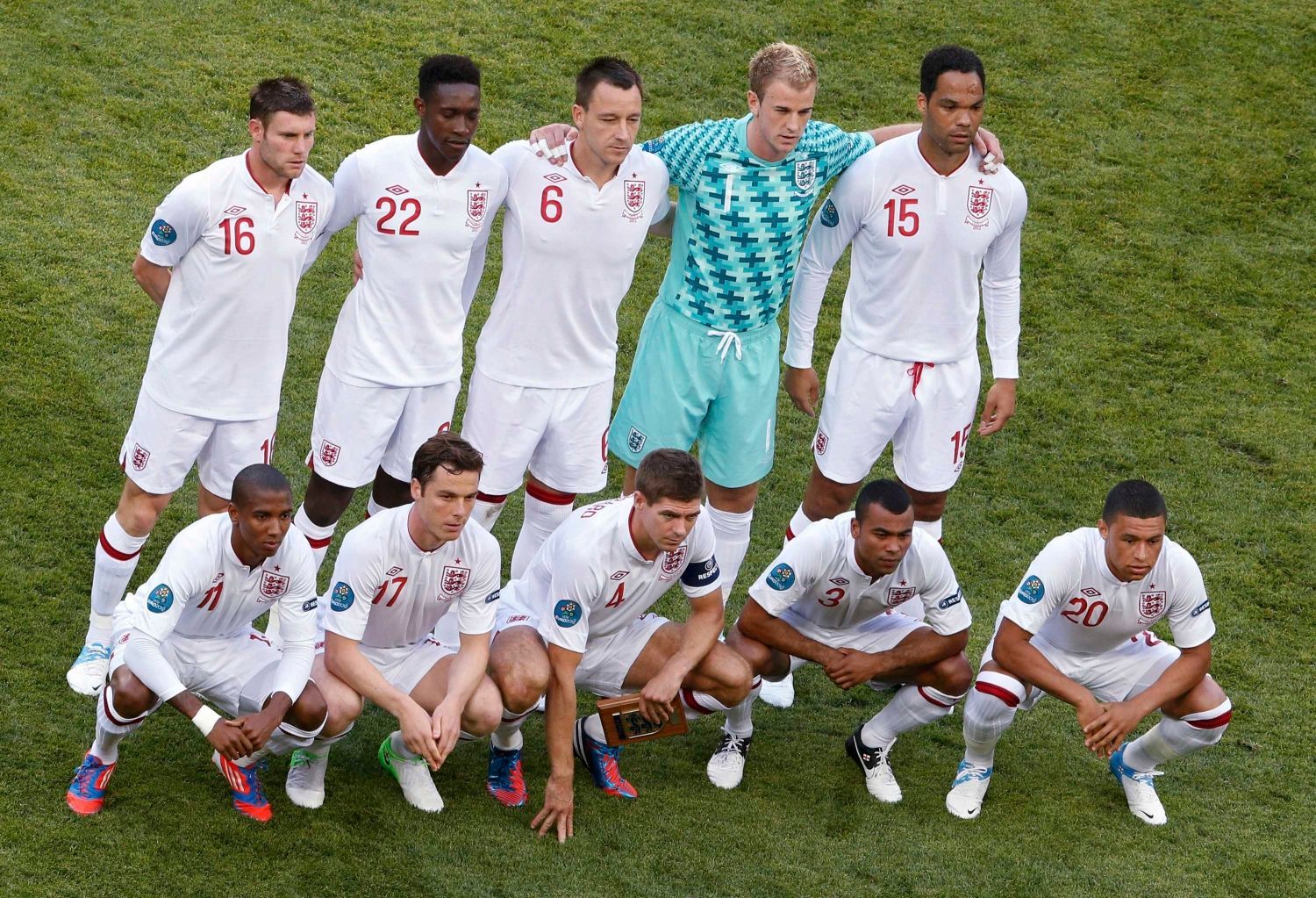 Anglický tým před utkáním Francie - Anglie na Euru 2012
