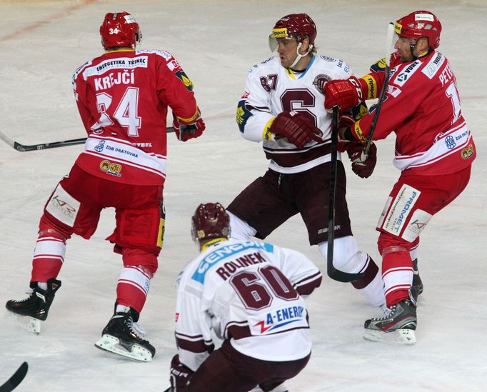 ELH, Sparta - Třinec: Petr Ton (87), Tomáš Rolinek (60) - Daniel Krejčí (34), Jan Peterek