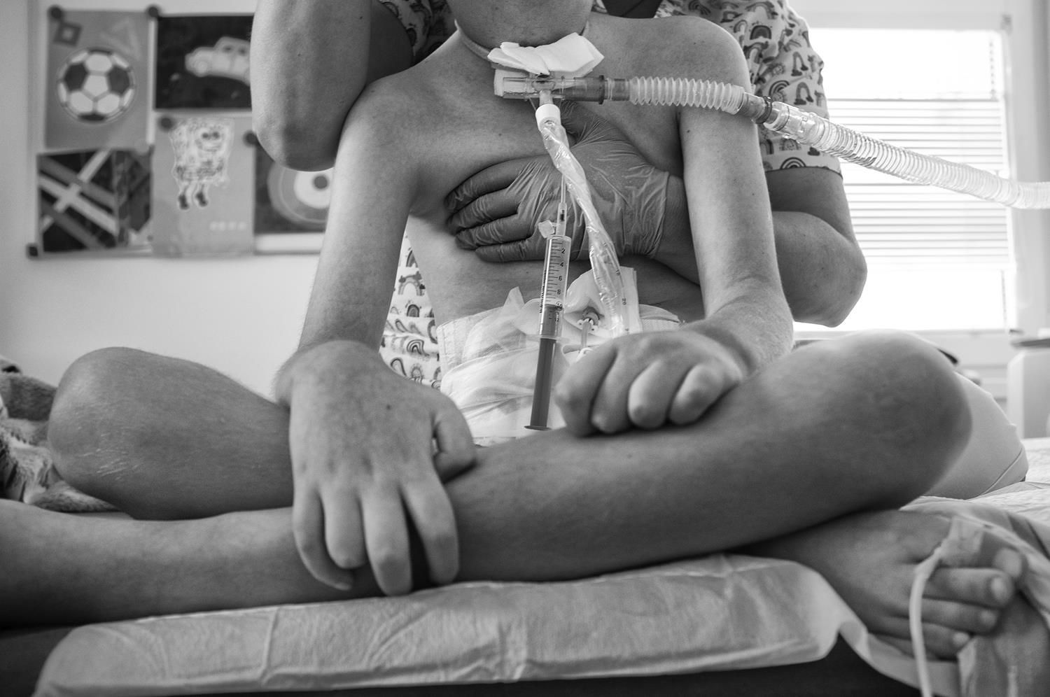 Michael Hanke: Naděje (snímky ze souboru, který vznikl na oddělení dlouhodobé a intenzivní ošetřovatelské péče pro děti v nemocnici v Hořovicích).