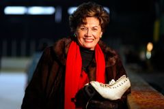 Zemřela krasobruslařská legenda Ája Vrzáňová, bylo jí 84 let