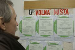 Pracovní místa v Česku mizí, po desítkách a stovkách