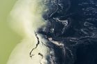 Záběry jako z jiné planety. 38 leteckých fotek svérázné krásy severočeských dolů