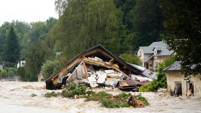 Povodně 2024: Záběry ukazují katastrofální povodně v Jeseníku (15. 9. 2024