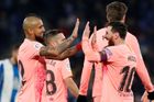 Video: Messiho parády z přímých kopů rozhodly barcelonské derby