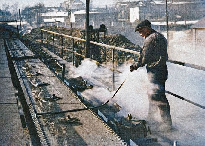 Koksování v Ostravě. Nedatováno. (Fotografie Jana Chlebouna ze sbírky Jakuba Chlebouna)