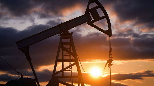 Státy OPEC+ urychlí zvyšování těžby ropy, zvedne ji o 548 tisíc barelů denně