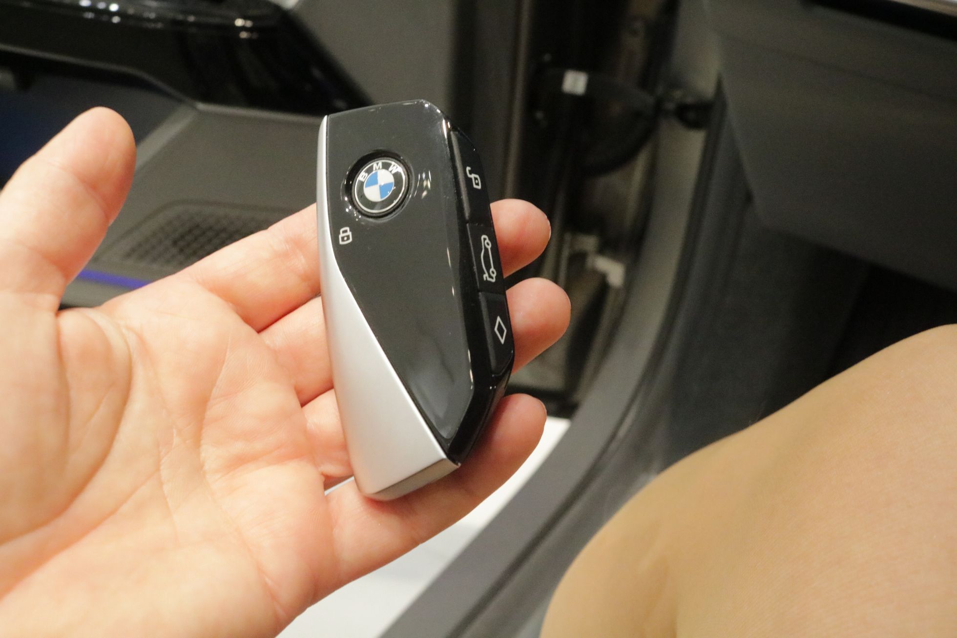BMW i7