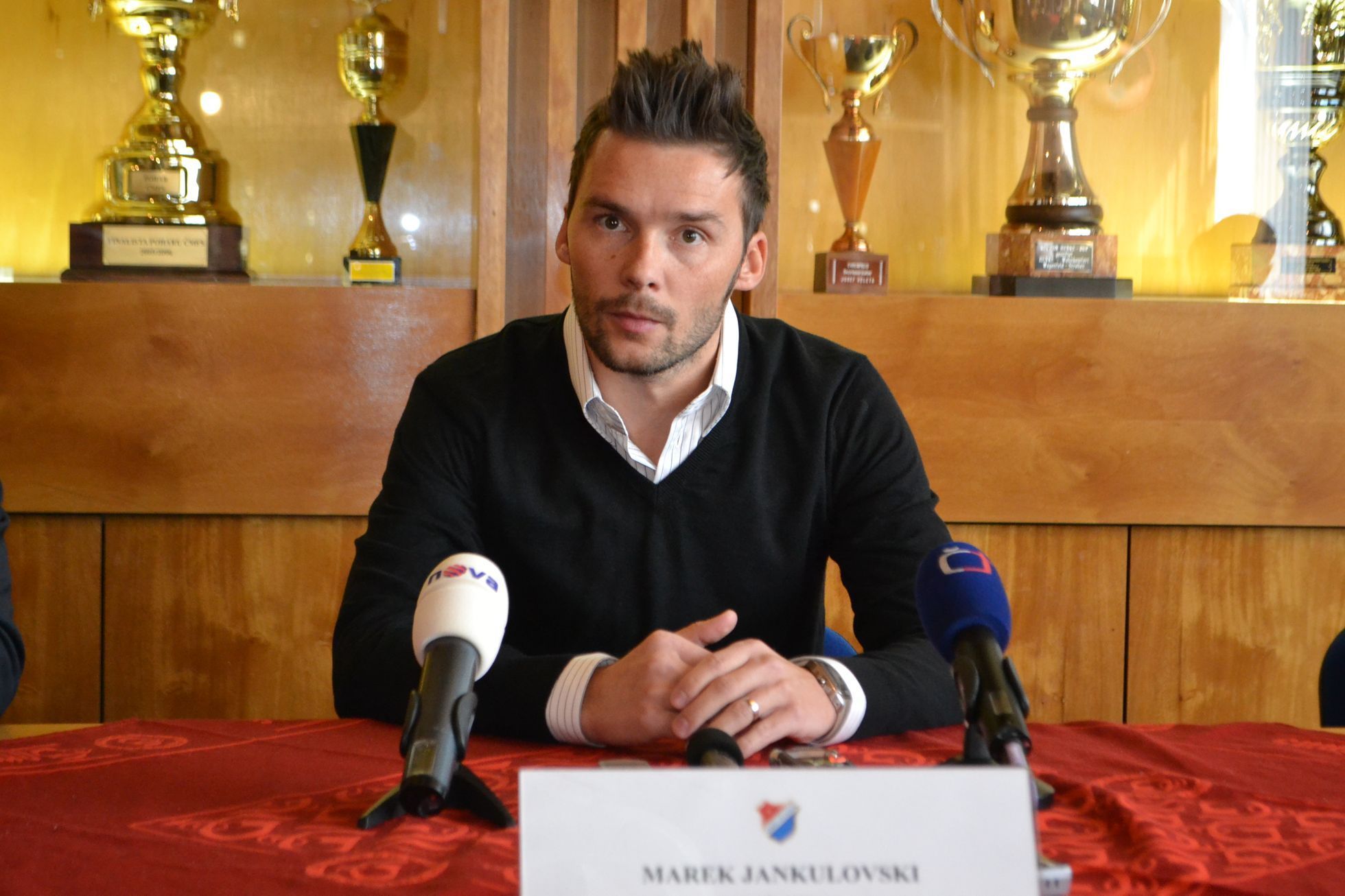 Český fotbalista Marek Jankulovski během tiskové konference v listopadu 2012.
