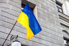 Ukrajinští nacionalisté strhli v Charkově pomník maršála Žukova