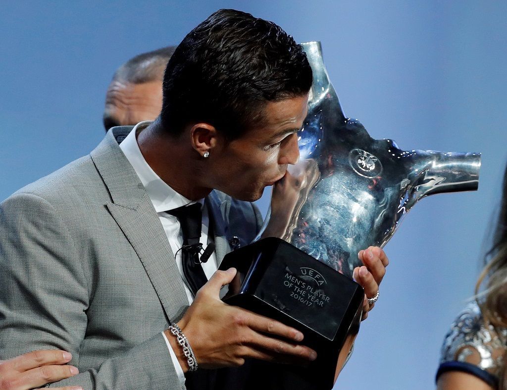 Ronaldo s cenou pro nejlepšího hráče UEFA