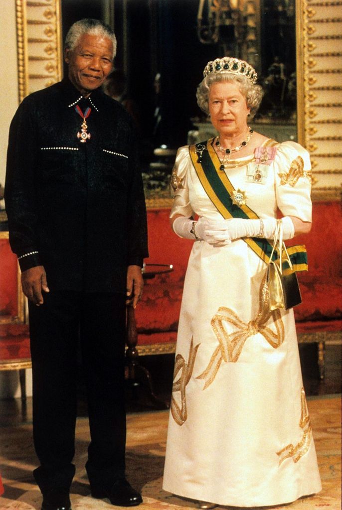 Nepoužívat v článcích! / Fotogalerie: Nelson Mandela / Vyznamenání britskou královnou / 1999
