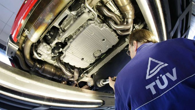 Žebříček nejvíce a nejméně spolehlivých ojetin vychází z výsledků technických kontrol 8,5 milionu vozů v Německu.