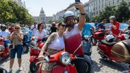 Sraz, který pořádá Vespa club Praha, se koná každoročně, kvůli protipandemickým opatřením se letos stejně jako loni akce omezila pouze na průjezd městem.