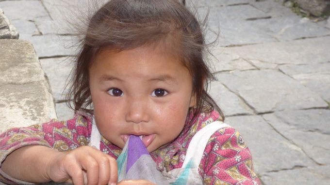 Pomoc nepálským dětem je moje celoživotní cesta, v současné době se staráme asi o 70 dětí. Poprvé si prý v Nepálu připadala jako u babičky na chatě.