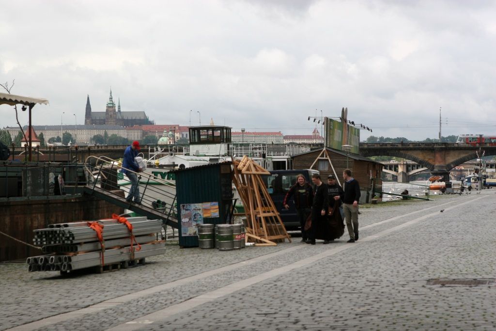 Zavřená náplavka
