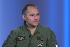 Šance byla 1:2000, uspěl a může být druhým Čechem ve vesmíru. Blíží se to, věří pilot