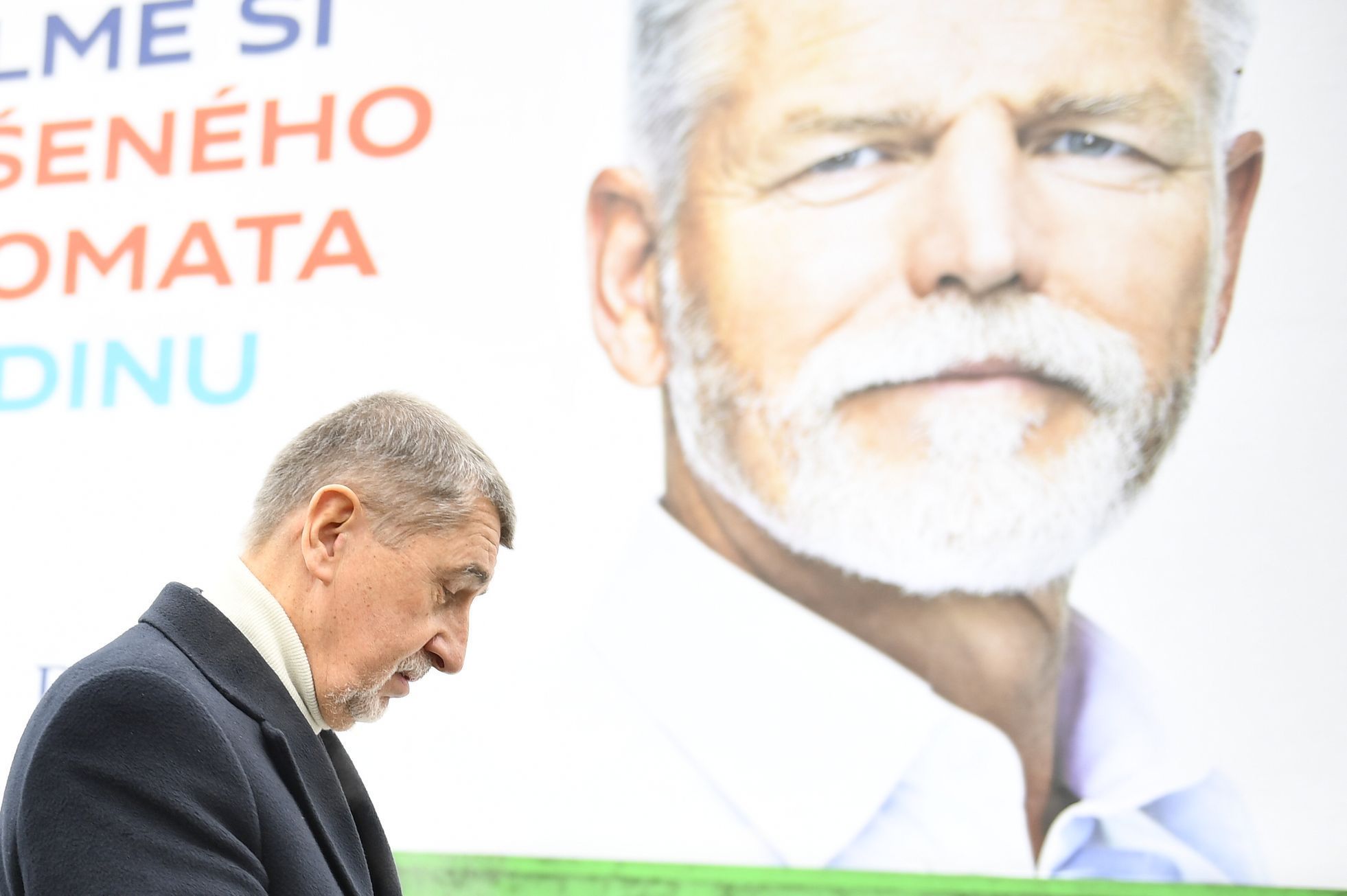 Andrej Babiš, Petr Pavel, billboard, volby