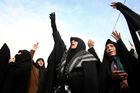 Protest v Teheránu proti zabití Kásima Sulejmáního americkou armádou