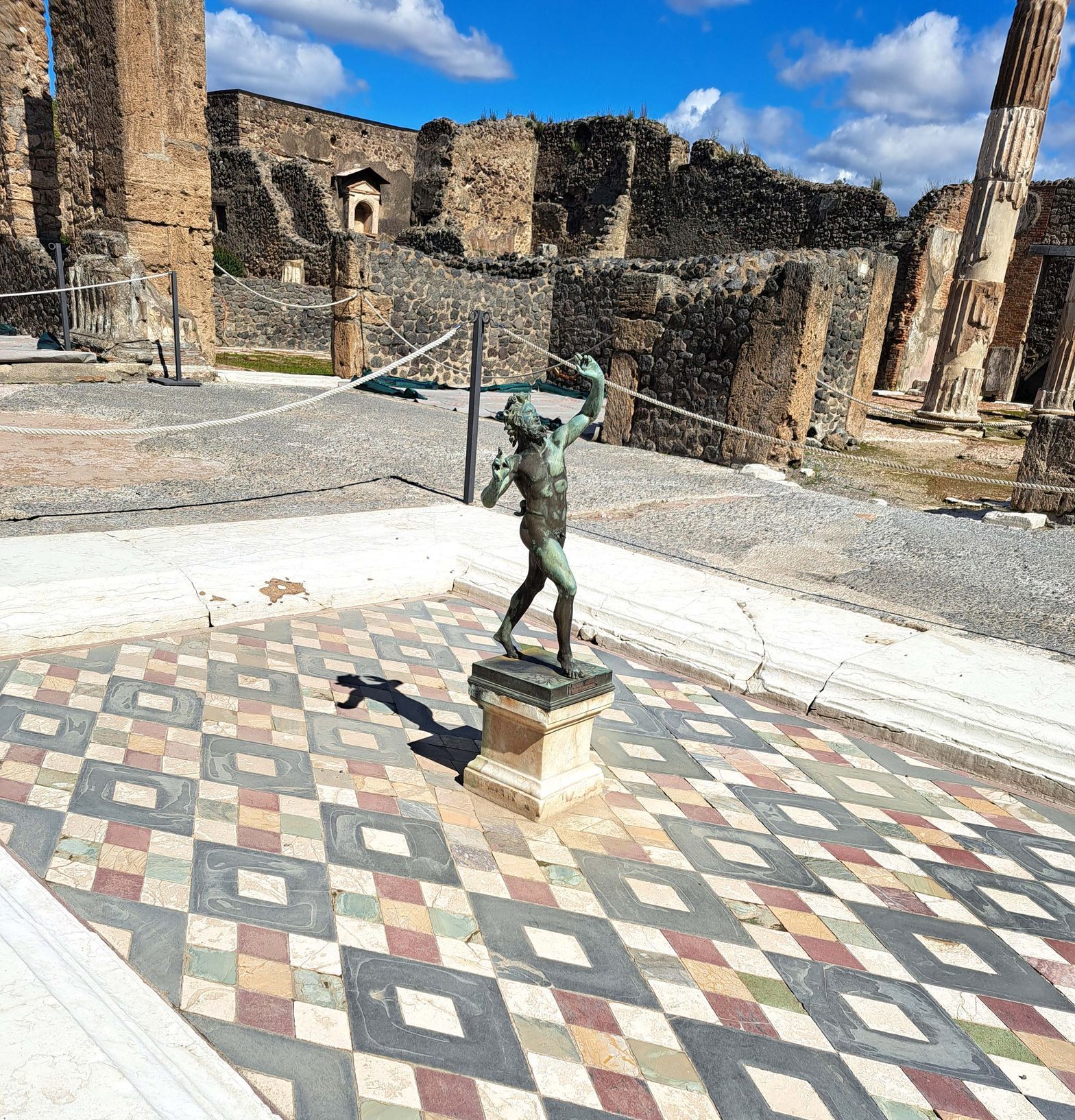 Itálie, Neapol. Pompeje. cestopis, památky