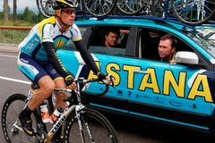 Armstrong zuří: Vstát kvůli testu na doping? Směšné