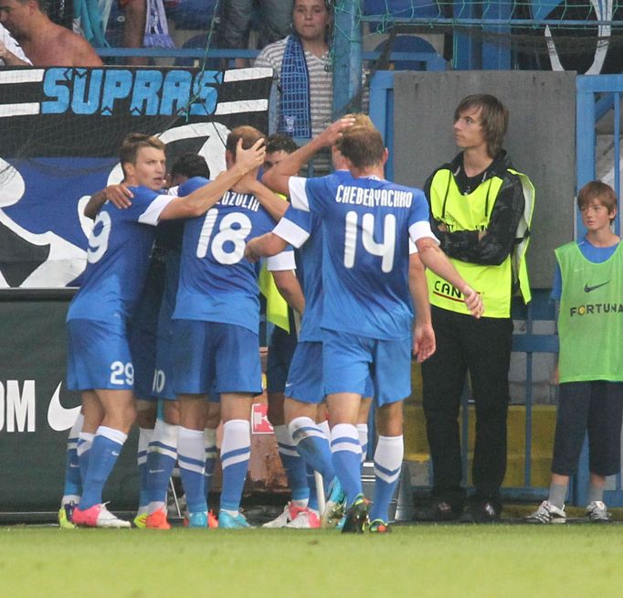 Fotbalisté Dněpru Dněpropetrovsk slaví gól Jevhena Konopljanky v utkání Evropské ligy 2012/13 se Slovanem Liberec.