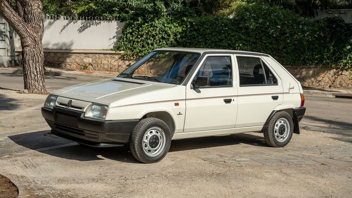 Nejetý Favorit v ceně Octavie. Unikátní stroj času našel nového majitele za 600 tisíc; Zdroj foto: Collecting Cars