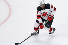 NHL za dveřmi, známé tváře bez práce. Bizarní, půlka ligy chce prohrávat, líčí agent