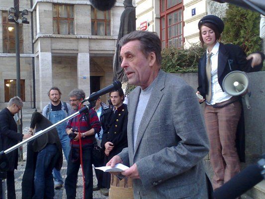 Protikorupční masopustní průvod