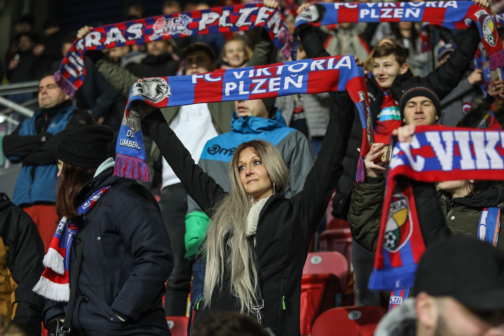 Fanynka Viktorie v zápase první ligy Plzeň - Slavia.
